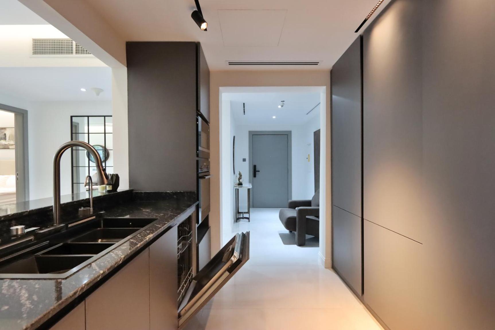 Livbnb - 2b With Modern Interiors, Emaar Boulevard Appartement