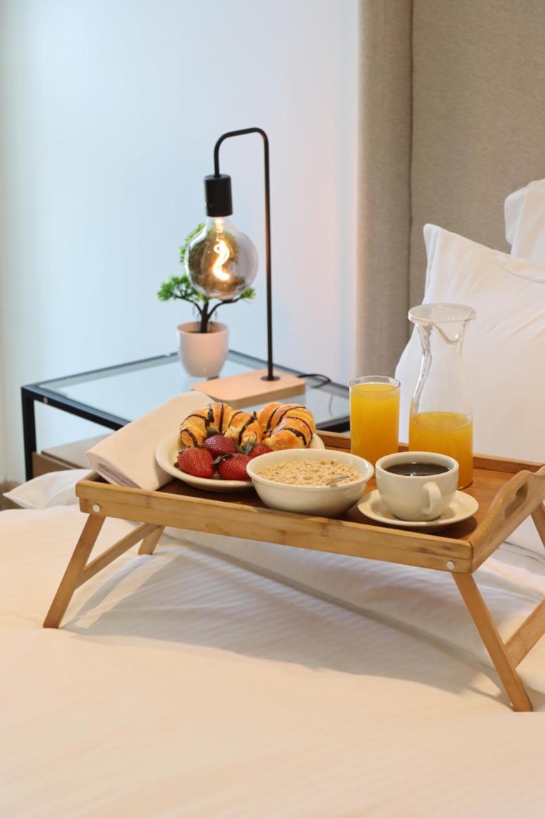 Livbnb - 2b With Modern Interiors, Emaar Boulevard *