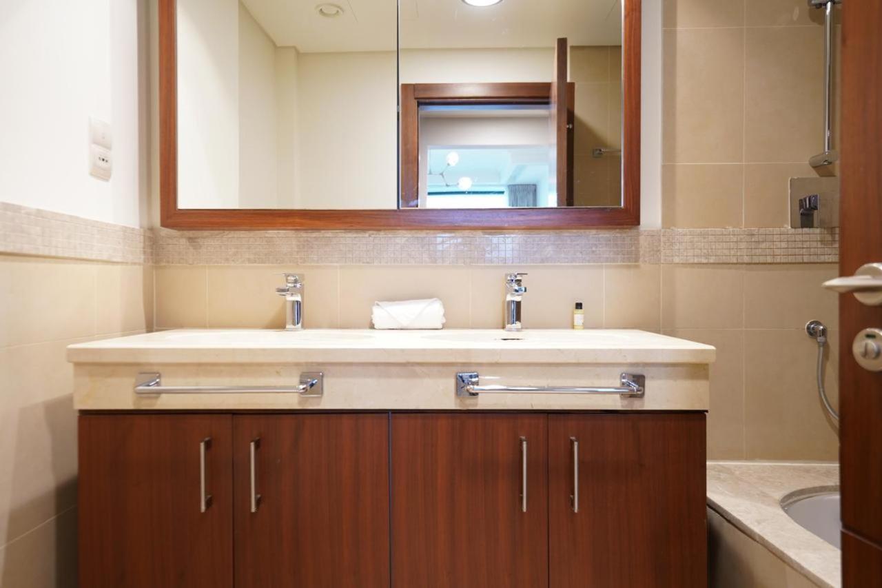 Apartamento Amakin Burj Vista Tower 1 Dubai