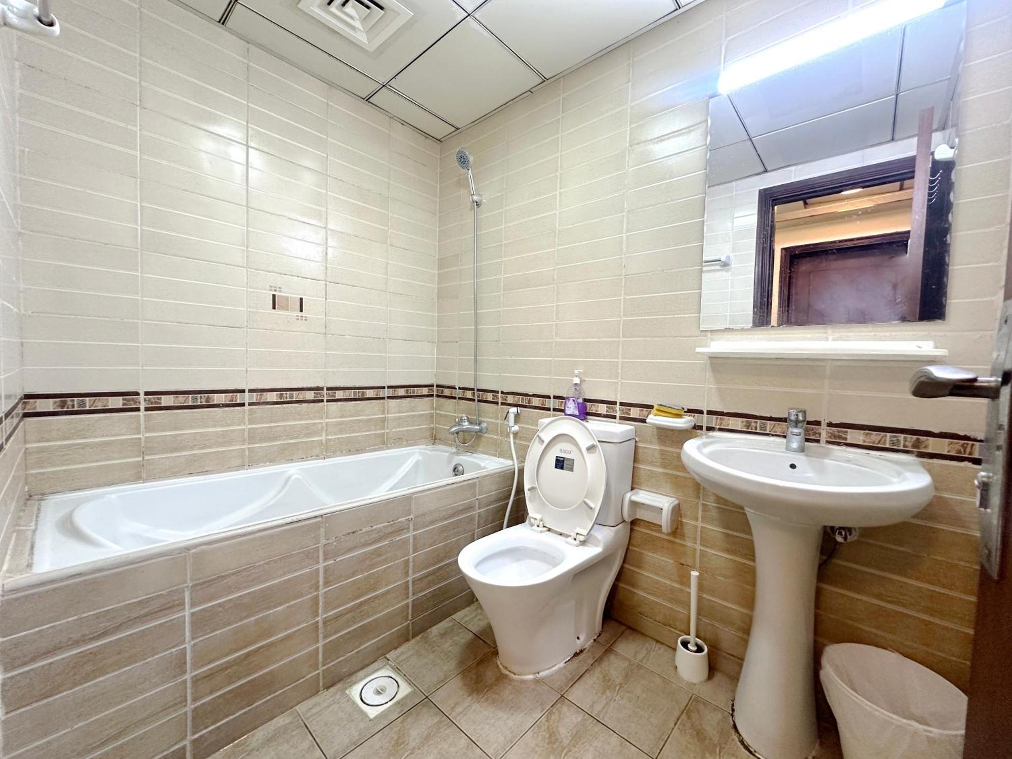 Atelier Partition In Tecom Near Internet Metro Privat bolig Dubai