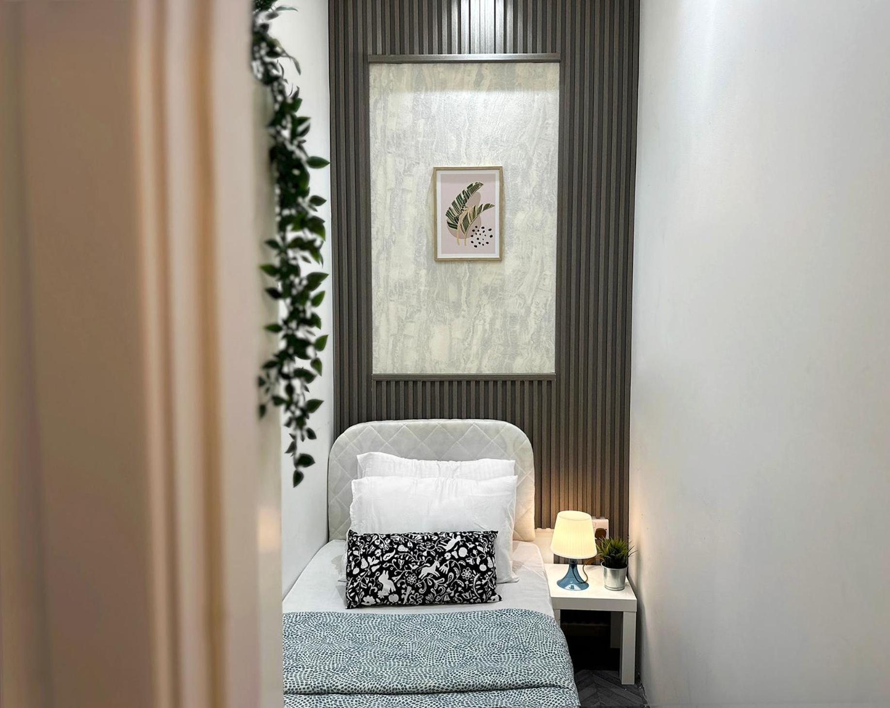 Atelier Partition In Tecom Near Internet Metro Privat bolig Dubai