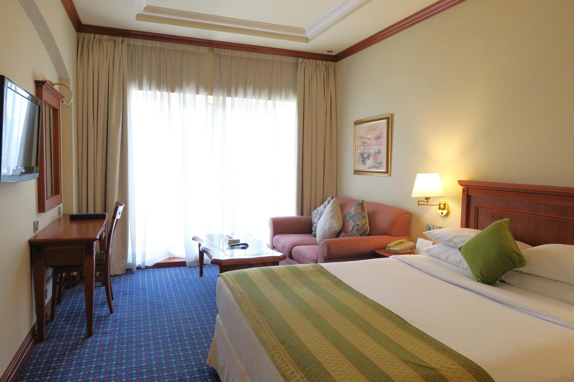 Hotell Riviera 4*