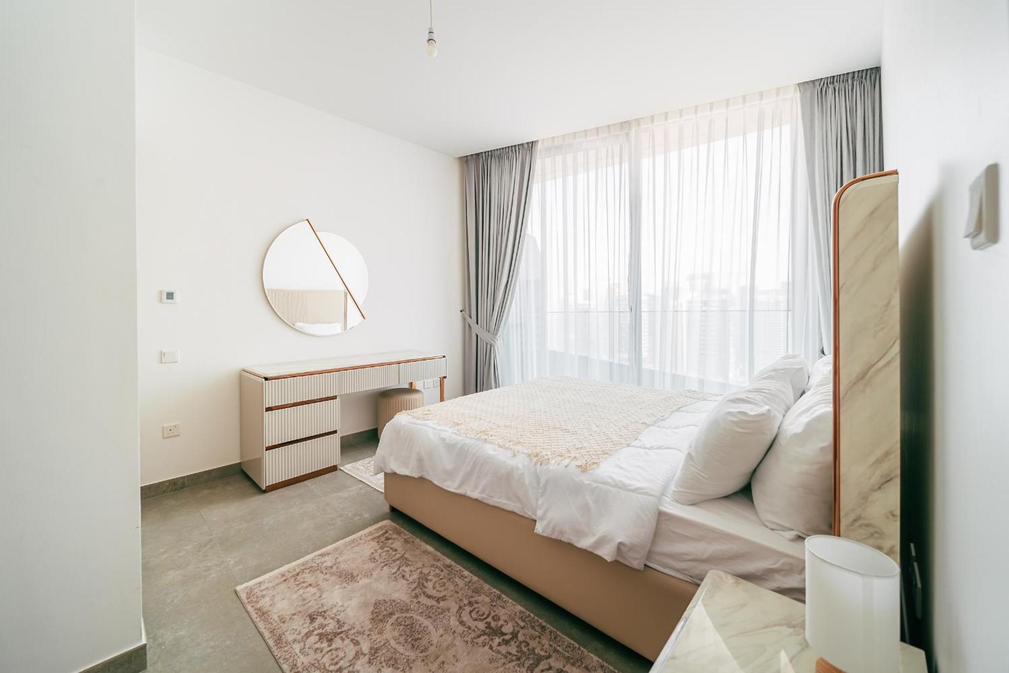 Lux 1br Direct Access To Marina 4 People