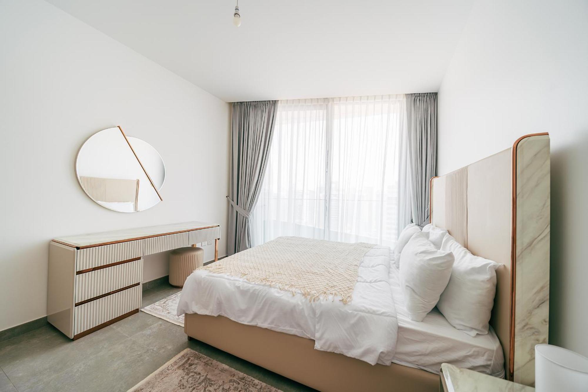 Lux 1br Direct Access To Marina 4 People
