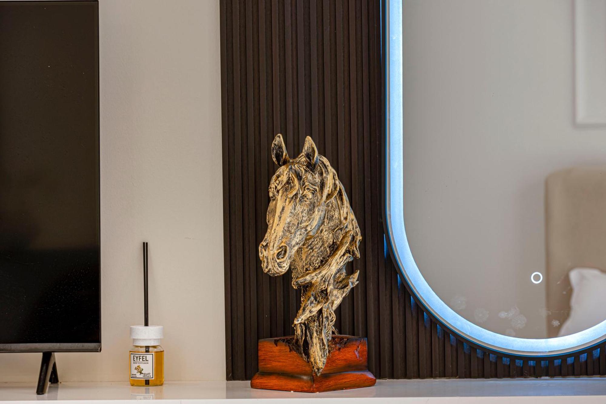 Apartment Trendy Dubailand For Stylish Travelers