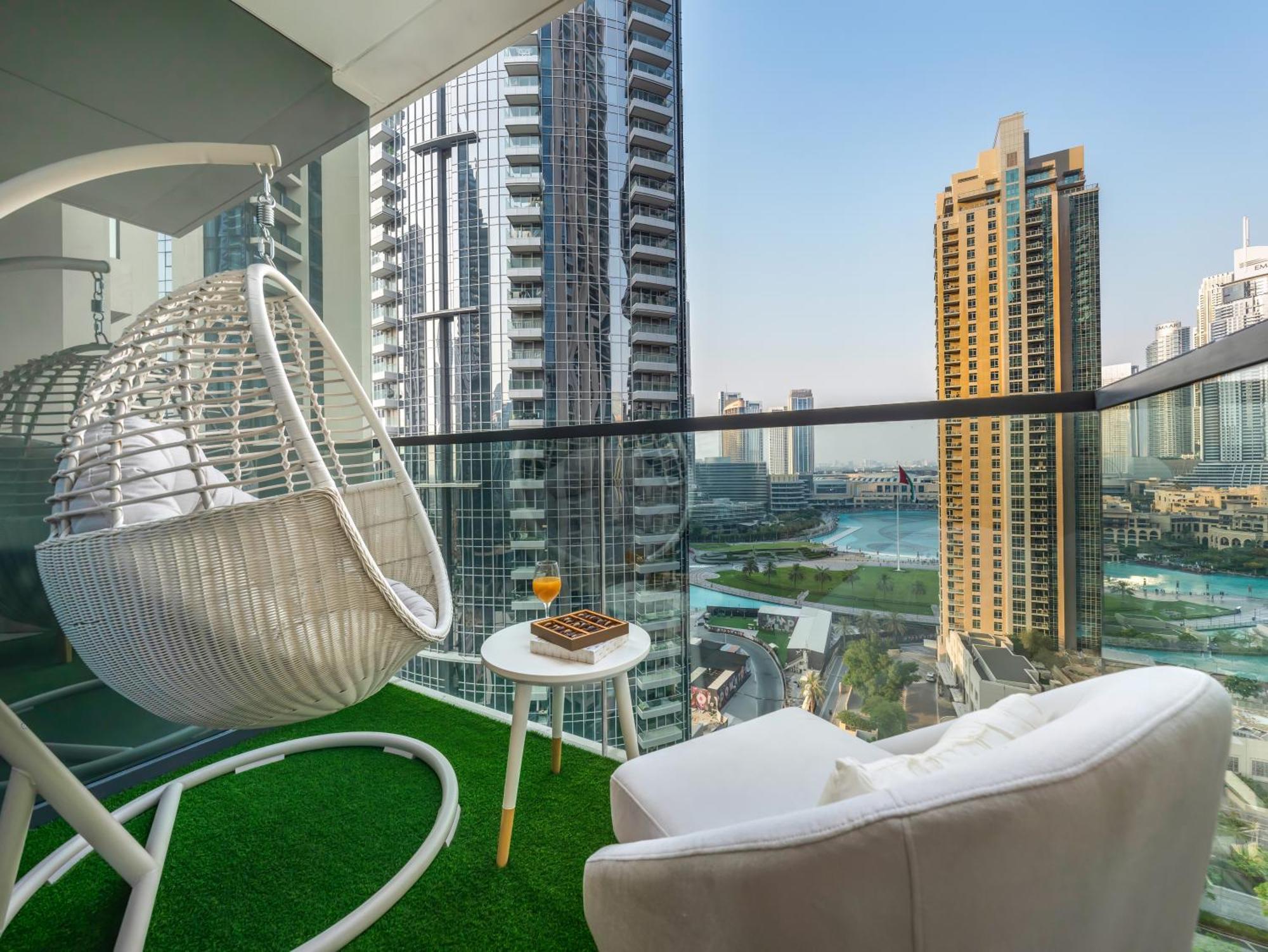 Apartamento Exquisite 2 Bedroom I Burj Khalifa & Fountain Views I Free Gym, Pool, Parking, Wi-fi And Ps5 I By Skyline Serenity