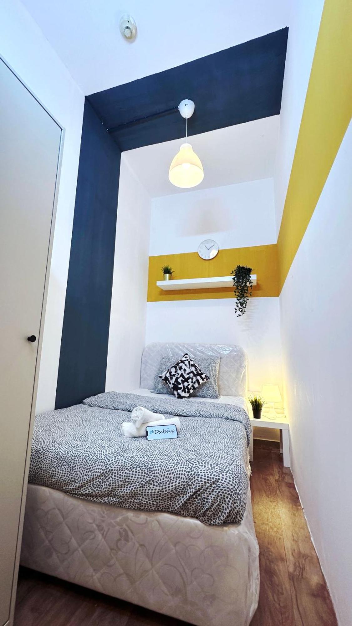 Blissful Partition In Bur Near Burjuman Metro Dubái