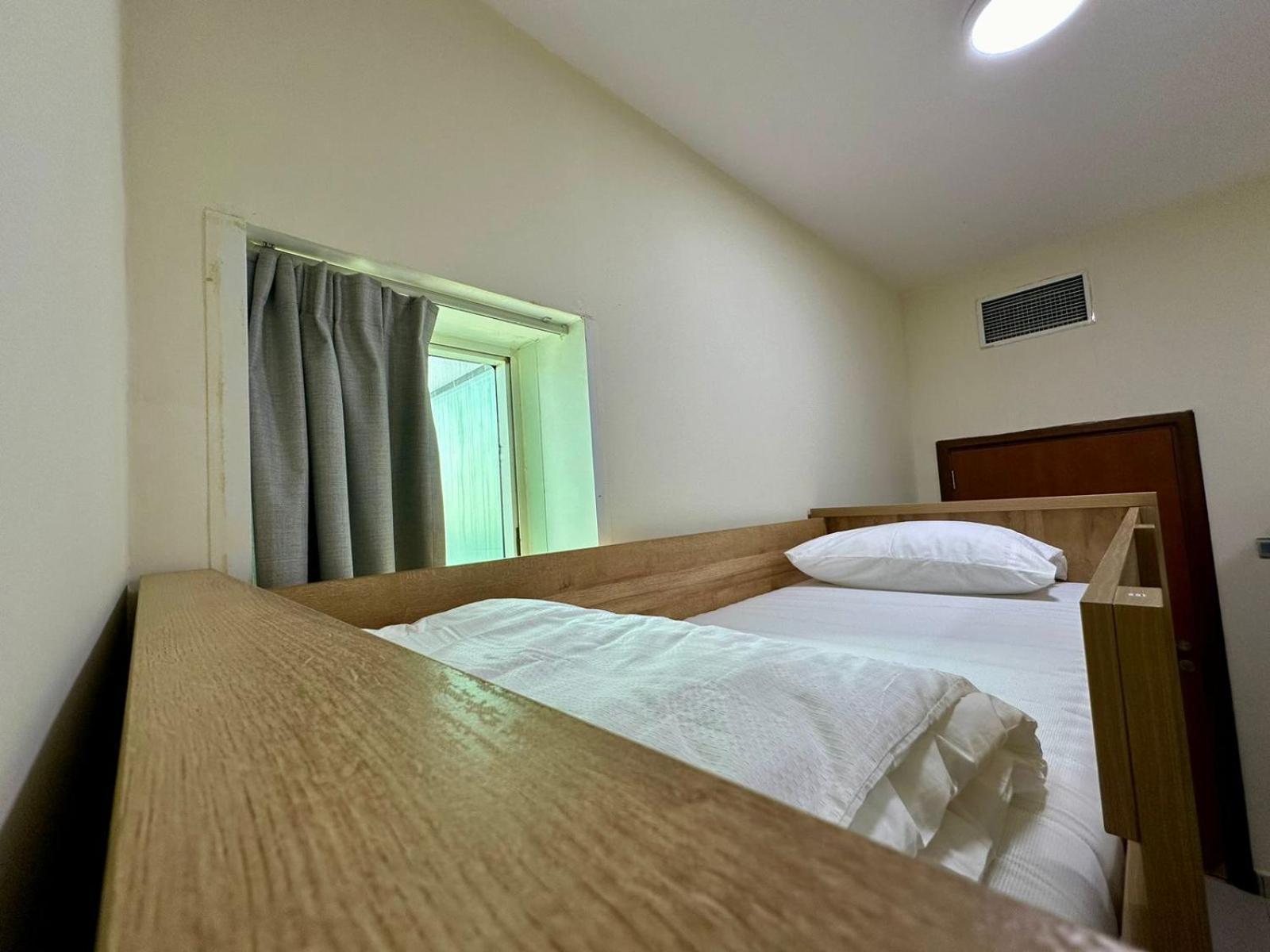 Dhostels - Marina Palm View Hostal *