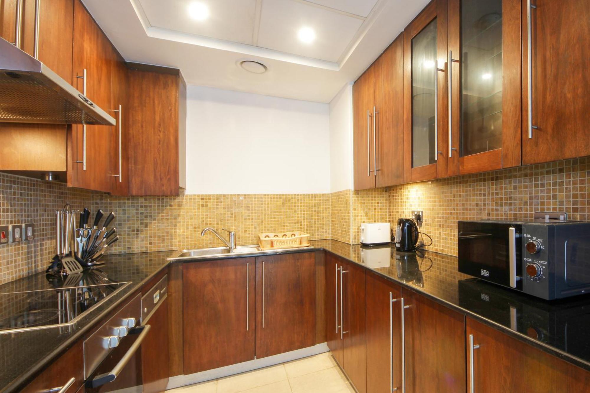 Spacious 1bhk In Downtown 8 Blvd