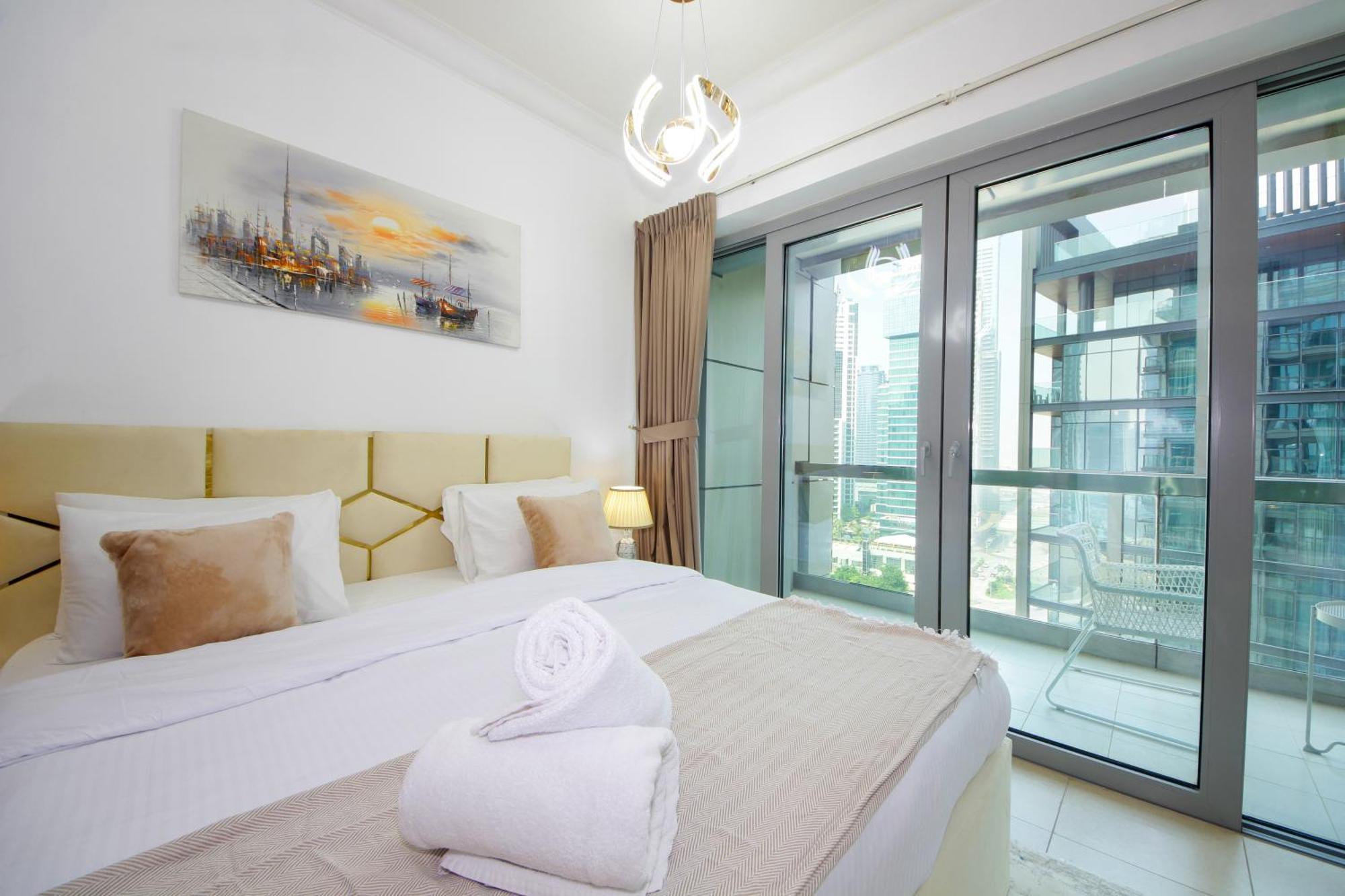 Spacious 1bhk In Downtown 8 Blvd *