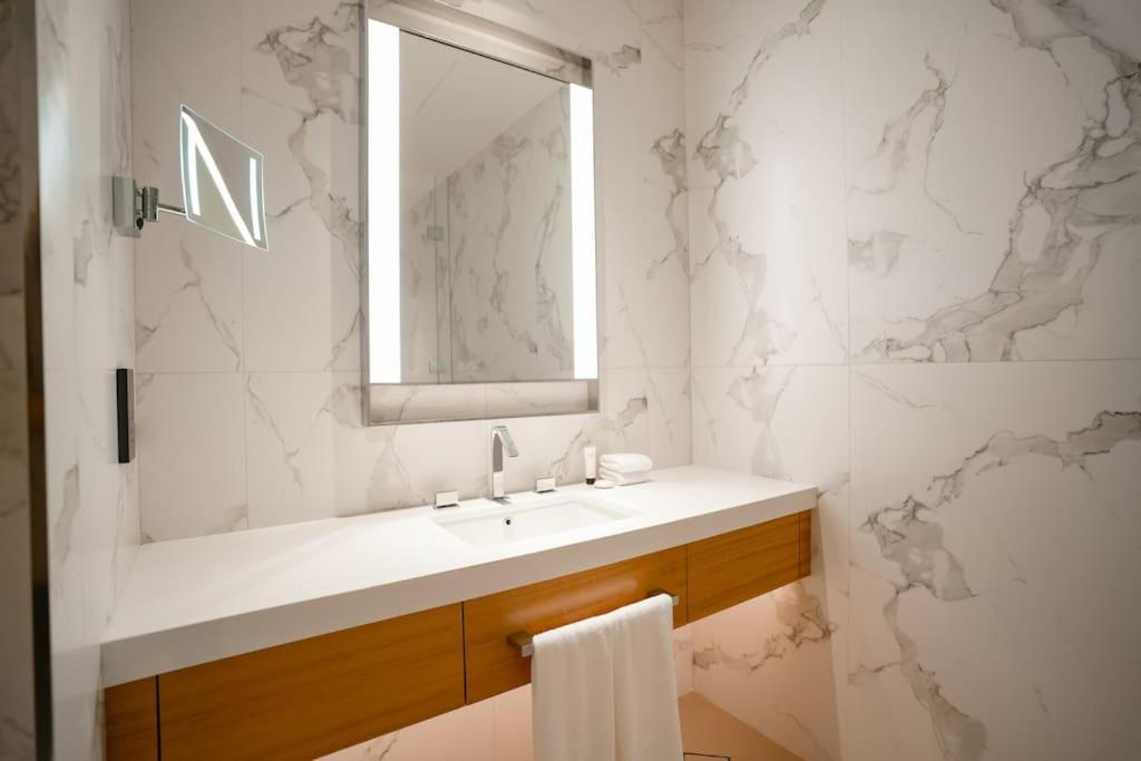 Address Opera 1br 54th Floor * Dubai