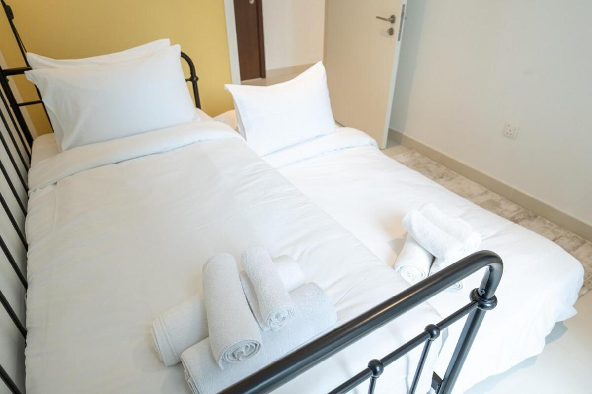 Apartamento Bright And Chic 2-bedrooms In Downtown Near Burj Khalifa And Mall! Dubái