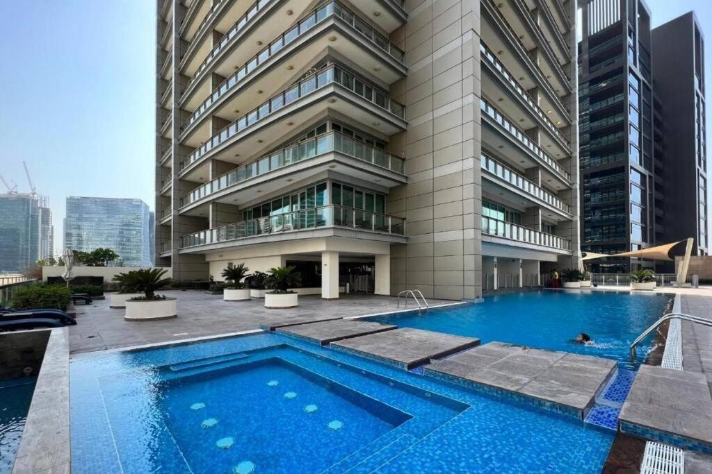 Spacious 1bhk In Downtown 8 Blvd