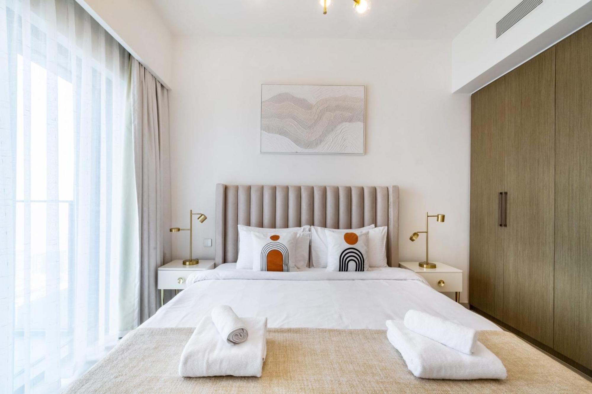 Exclusive 4 Bedroom I Burj Khalifa And Fountain Views I Free Wi-fi, Pool, Gym & Parking I By Meerak Apartamento