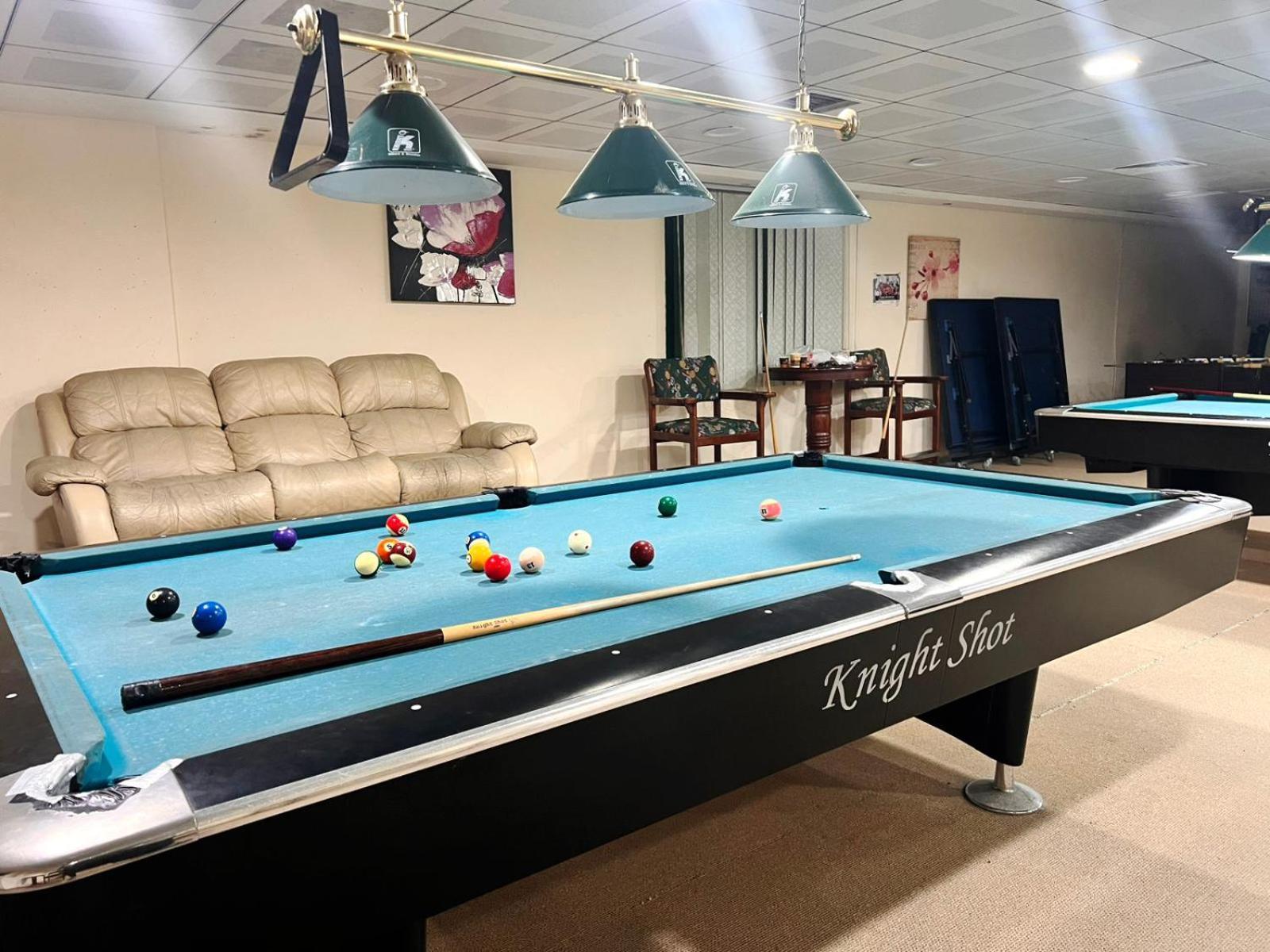 Cozy Partition For Travelers In Tecom Homestay Dubai