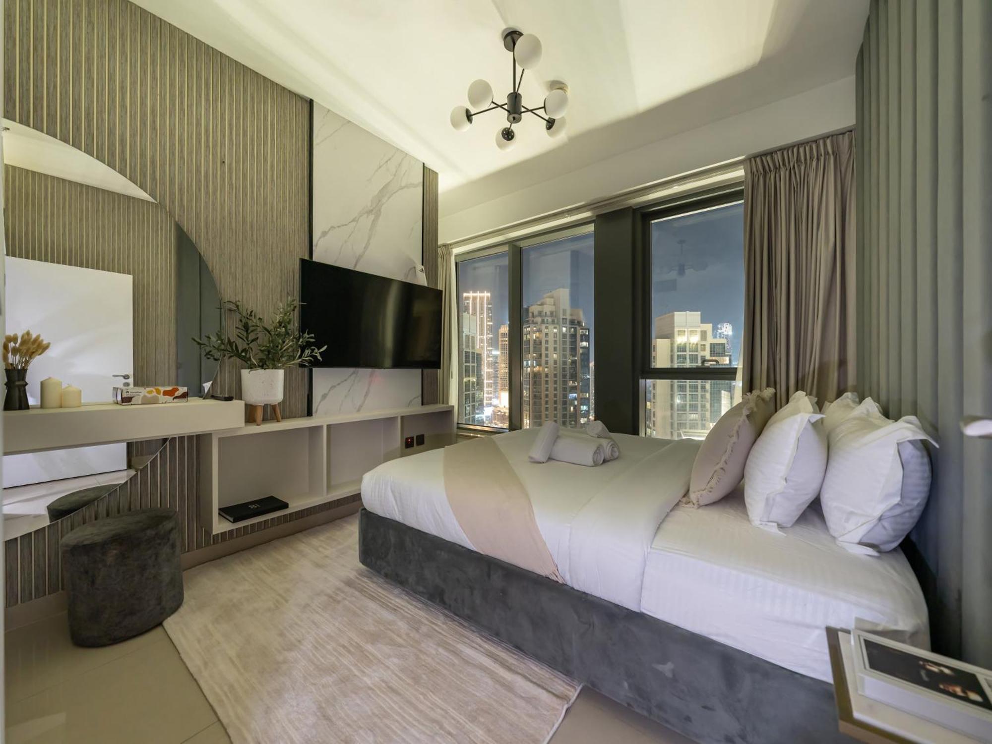 Lavish 2 Bedroom I Burj Khalifa & Fountain Views I Free Gym, Pool, Parking, Wi-fi And Ps5 I By Skyline Serenity Appartamento Dubai