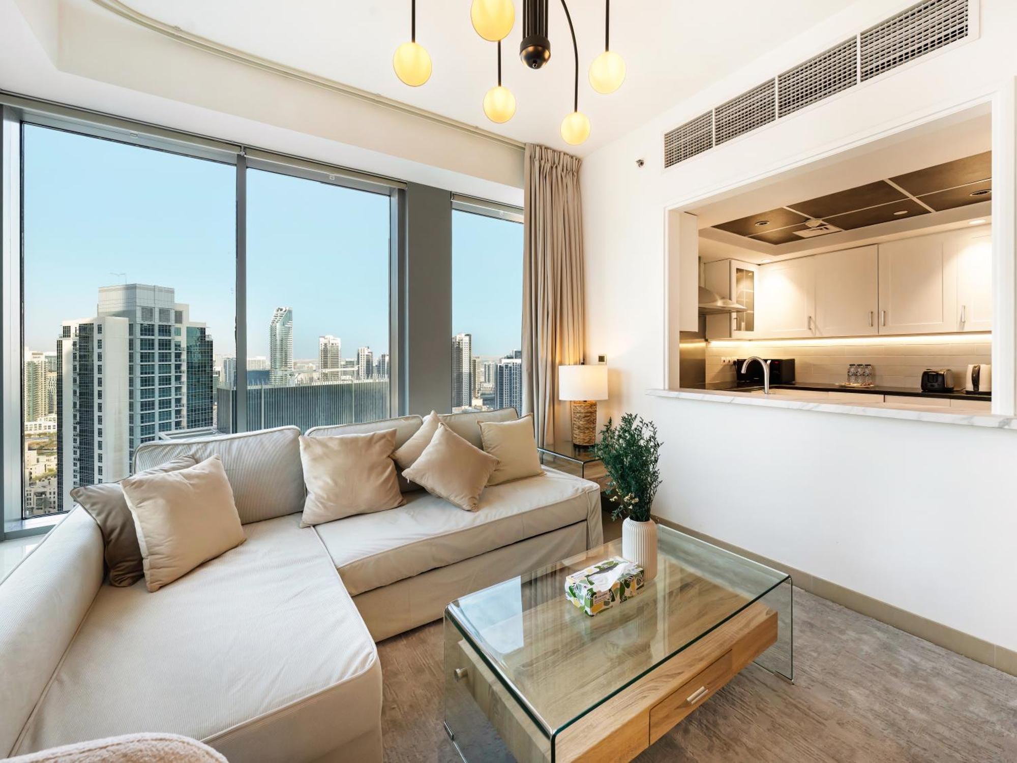 Appartamento Lavish 2 Bedroom I Burj Khalifa & Fountain Views I Free Gym, Pool, Parking, Wi-fi And Ps5 I By Skyline Serenity *