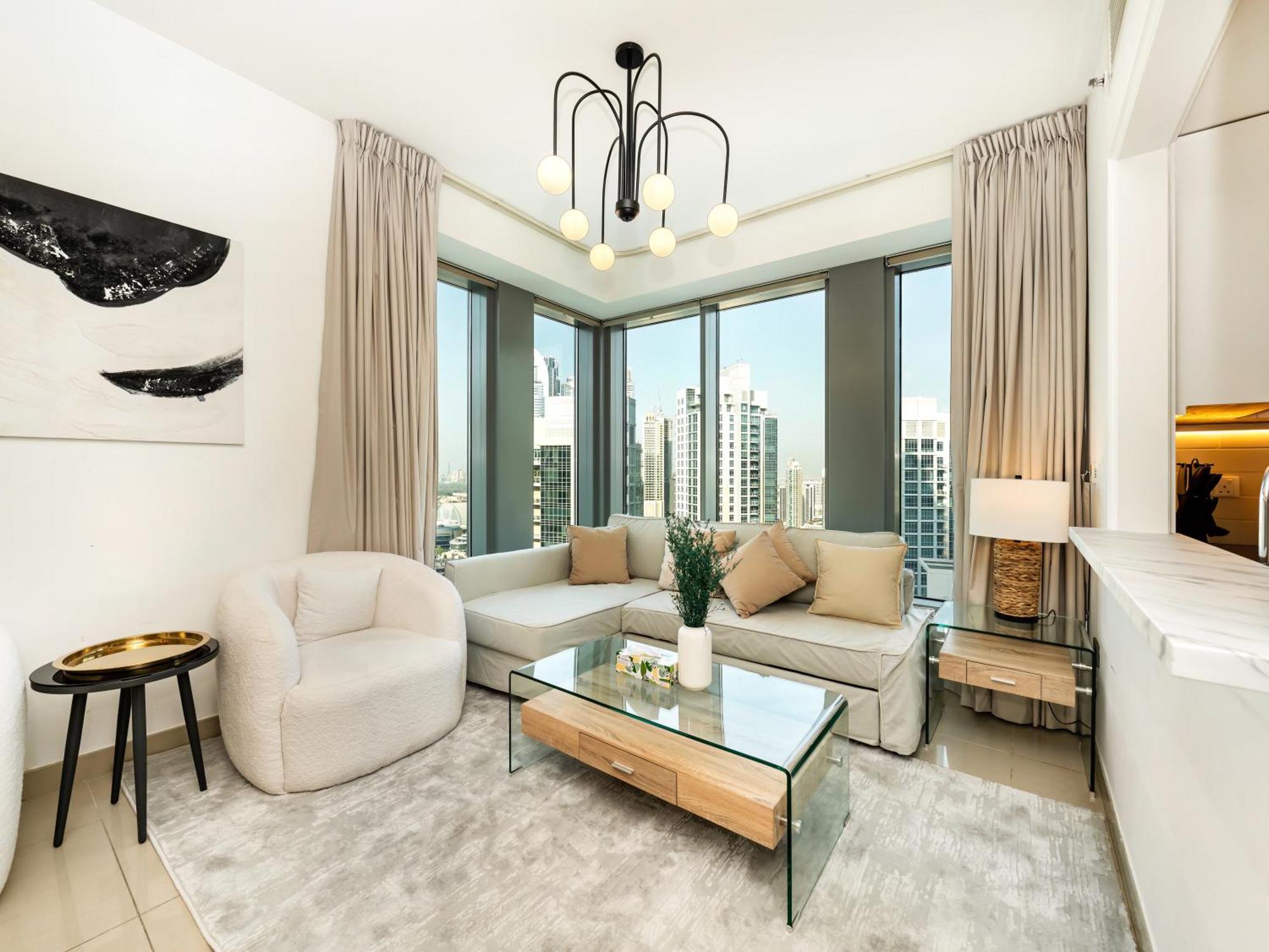 Lavish 2 Bedroom I Burj Khalifa & Fountain Views I Free Gym, Pool, Parking, Wi-fi And Ps5 I By Skyline Serenity Appartamento *
