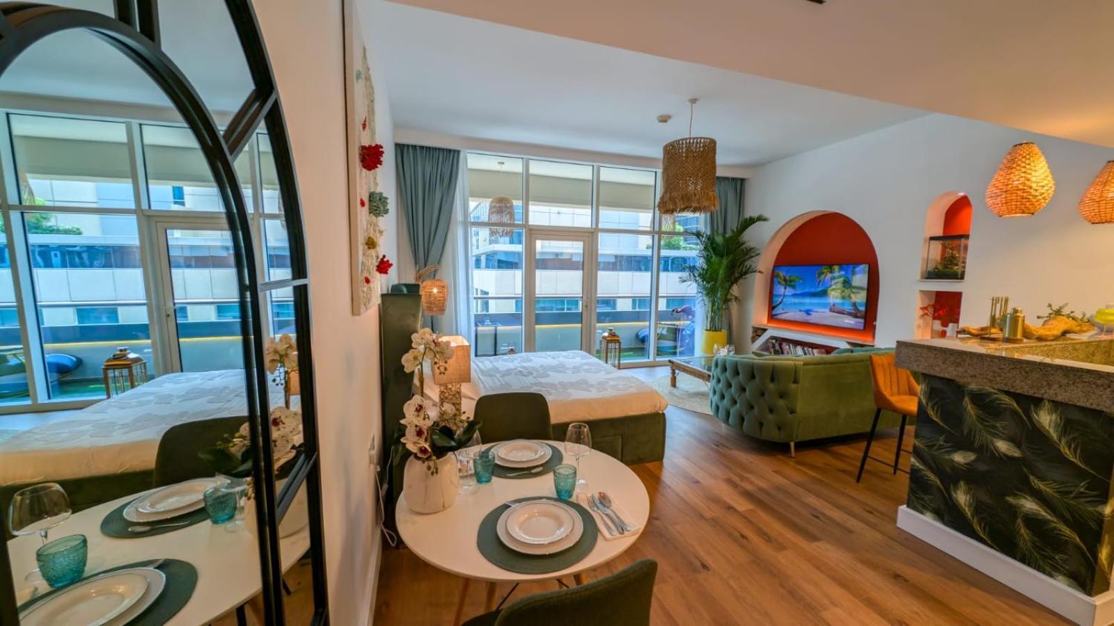 Feral Homes With Burj Khalifa View Appartamento *