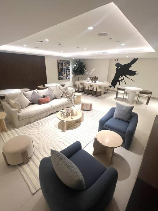 Trendy Promenade Living Creek Harbour Dubaï