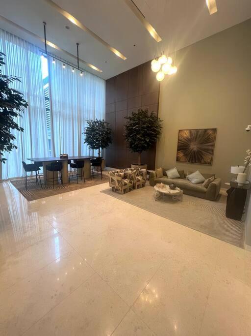 Trendy Promenade Living Creek Harbour * Dubaï