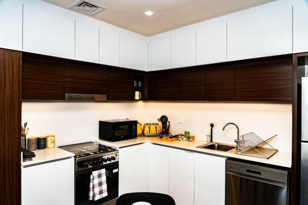 Trendy Promenade Living Creek Harbour Dubaï