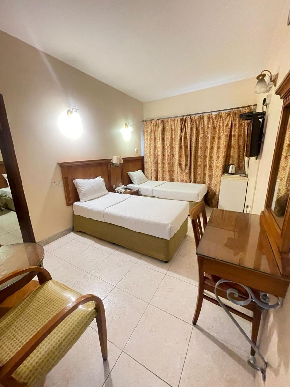Tara Hotel 2*