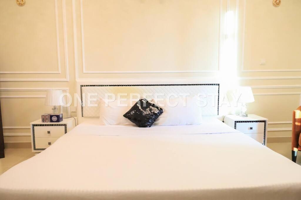 2br In Heart Of Downtown With Pool & Gym Apartment *