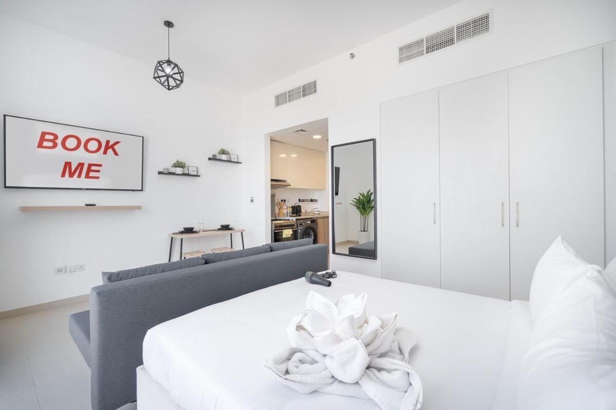 Minimalist Studio Perfect For 4 In Town Square! Apartamento