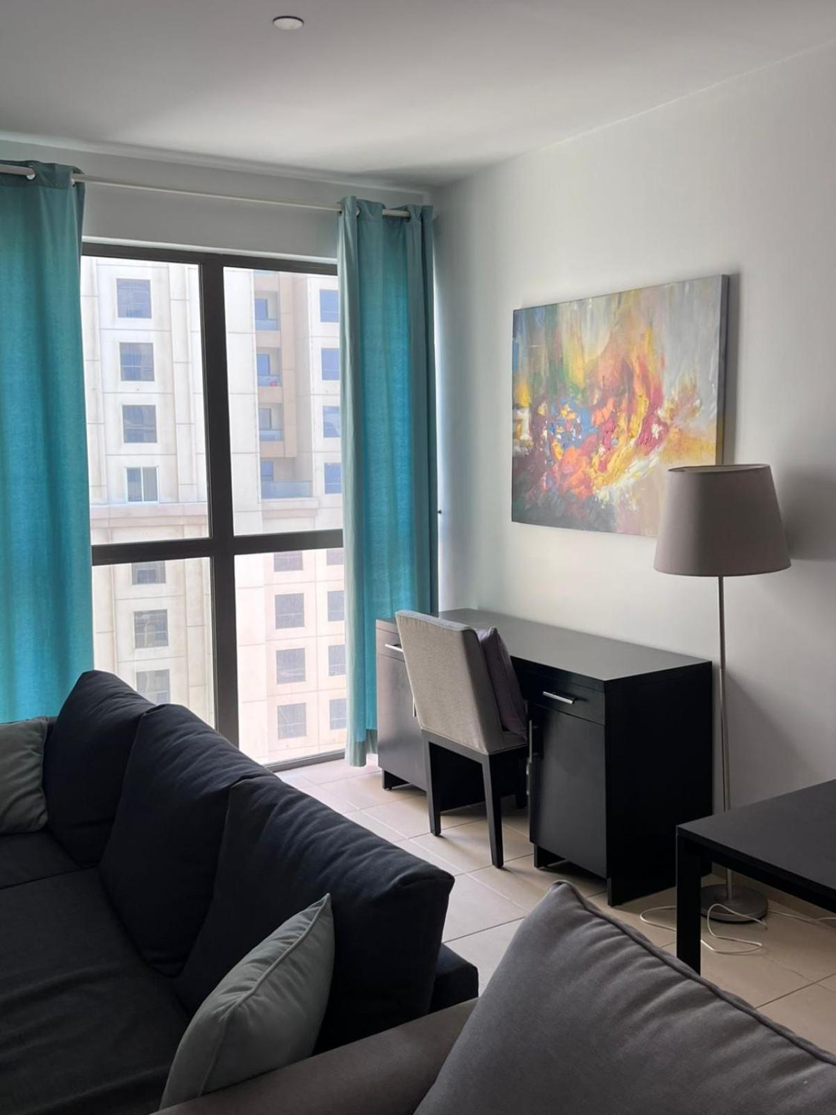 Spacious 1br 5 Minutes From