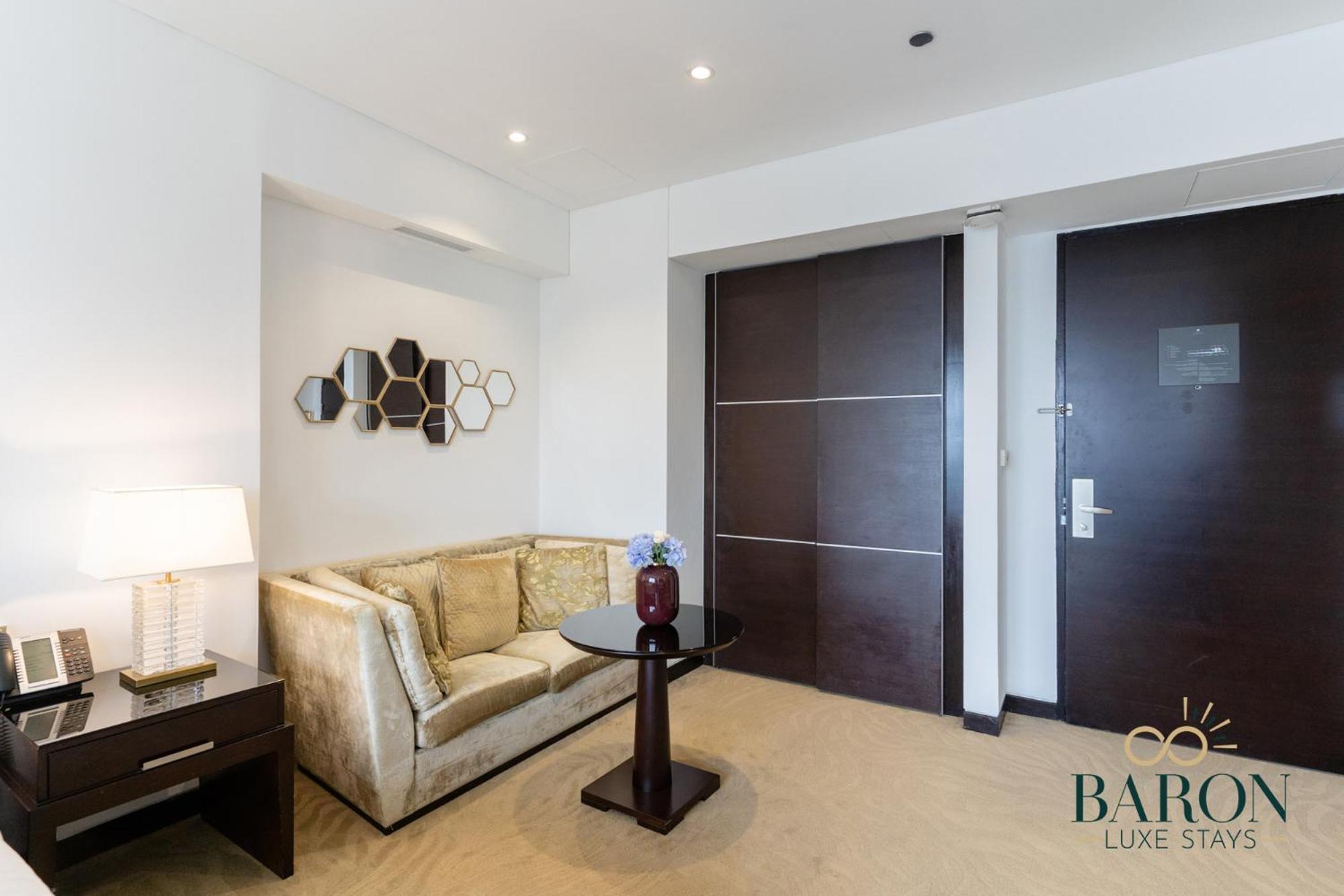 Elegant Studio, Address Marina. *