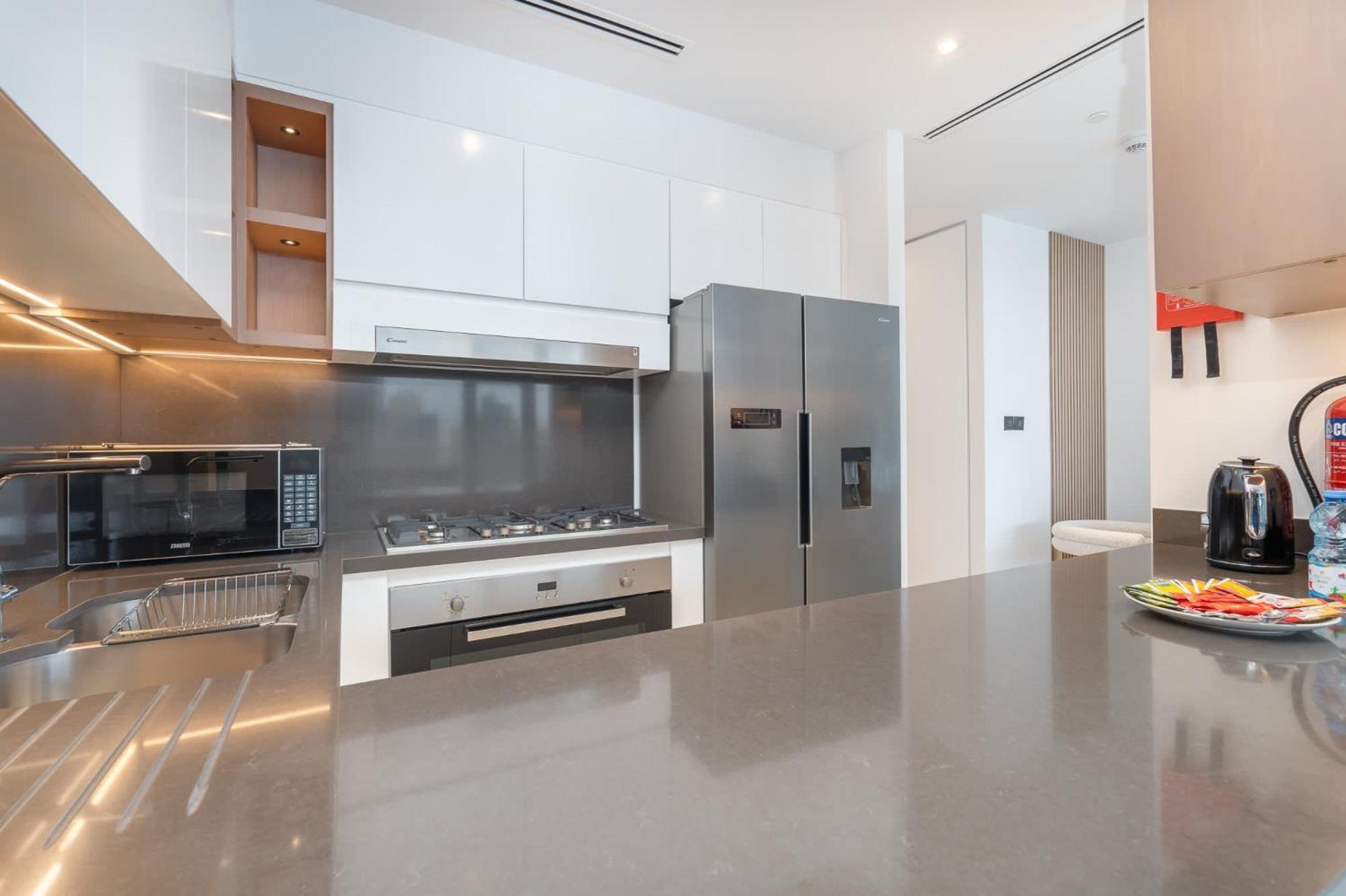Stylish 3-bedrooms With An Elegant Dining Area In The Heart Of Marina! Dubái