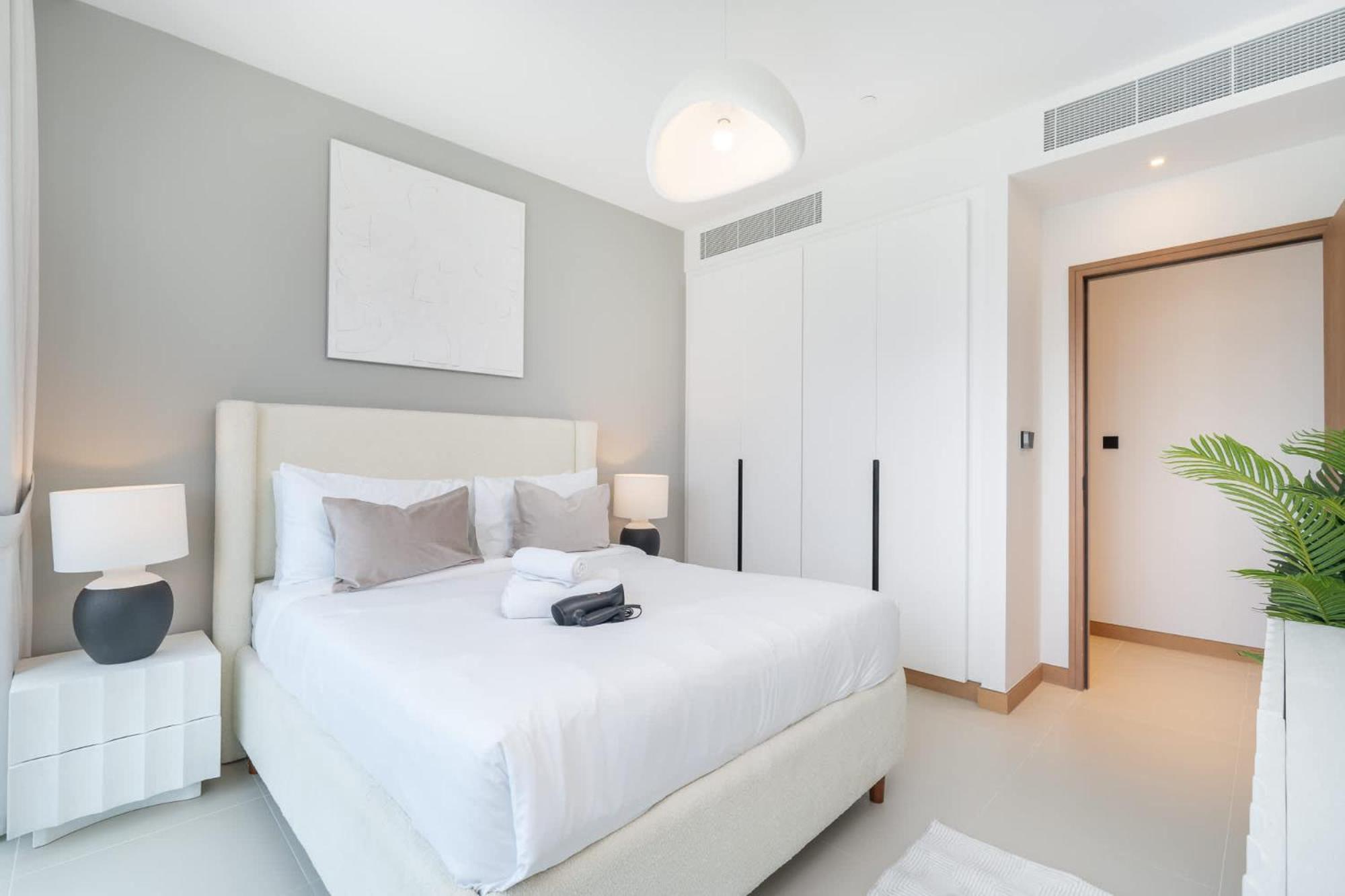 Apartamento Stylish 3-bedrooms With An Elegant Dining Area In The Heart Of Marina! Dubái