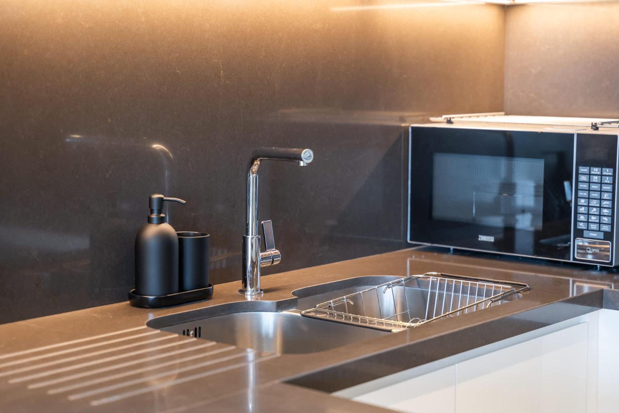 Apartamento Stylish 3-bedrooms With An Elegant Dining Area In The Heart Of Marina! Dubái