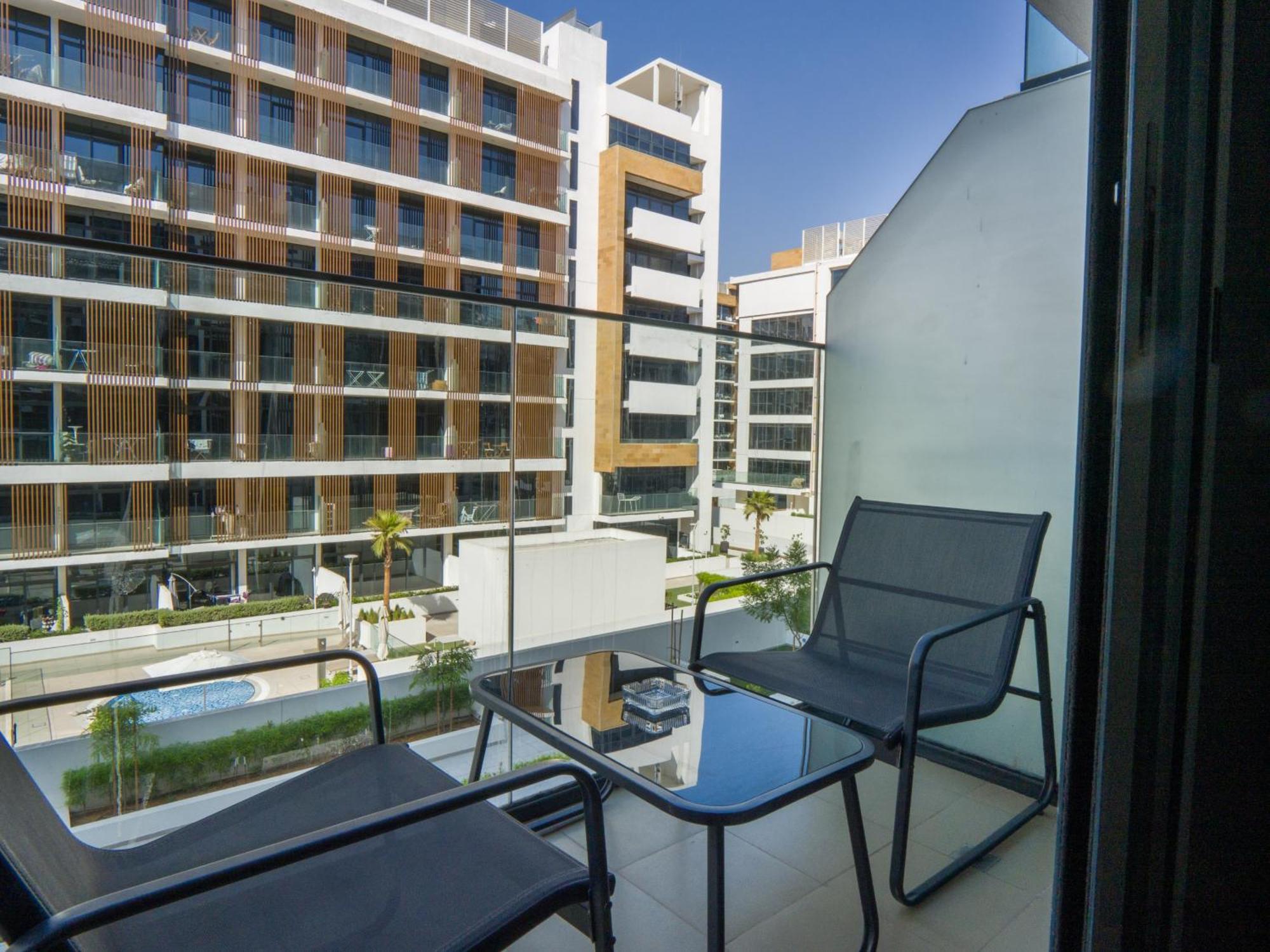 Apartamento Easygo- Lavish Stu With Pool View In Azizi Riviera