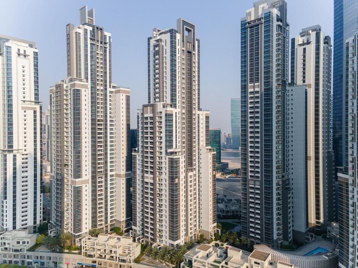 Classy 2-bedrooms With Vintage-inspired Furniture At Executive Tower M! Appartement Dubaï