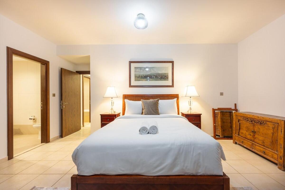 Appartement Classy 2-bedrooms With Vintage-inspired Furniture At Executive Tower M! *