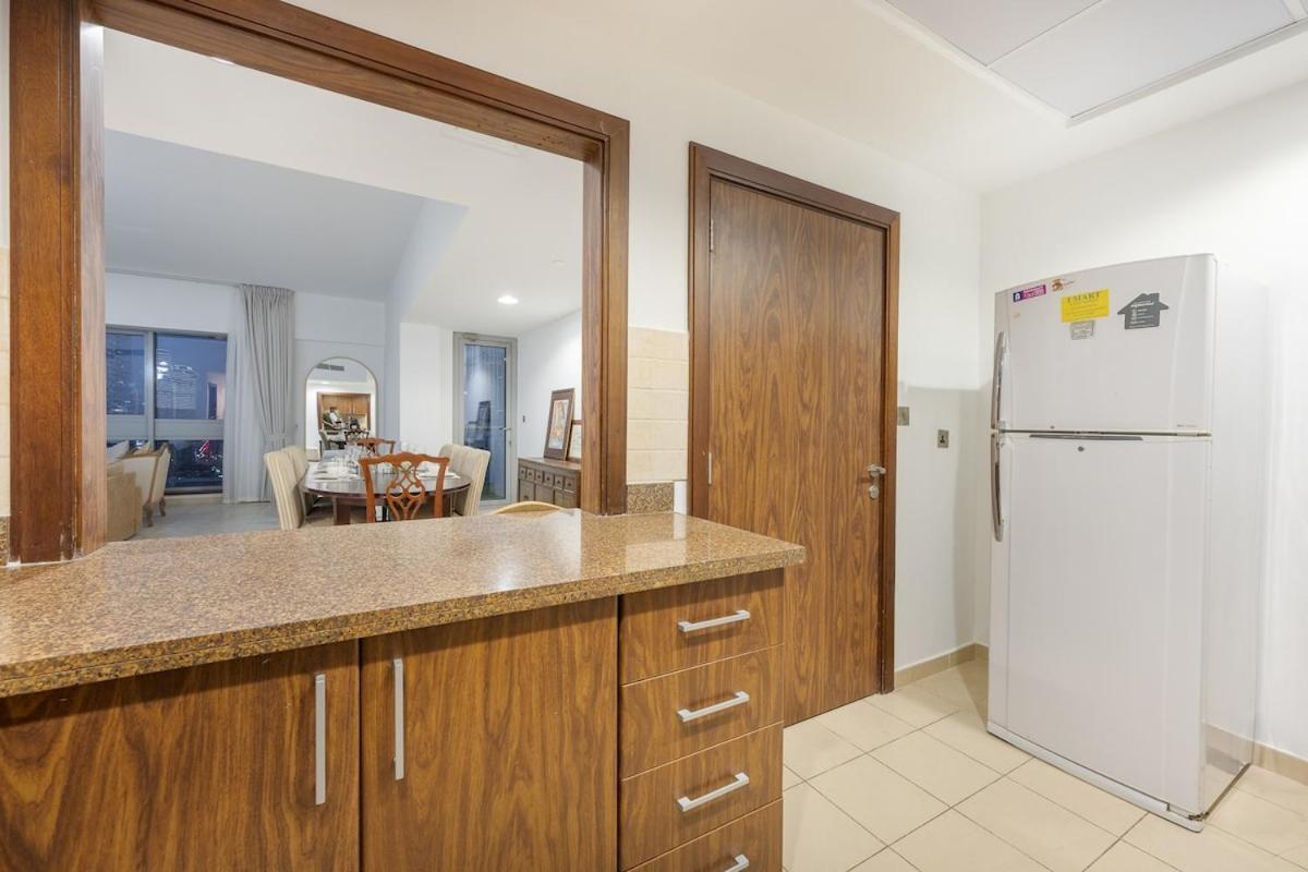 Appartement Classy 2-bedrooms With Vintage-inspired Furniture At Executive Tower M!