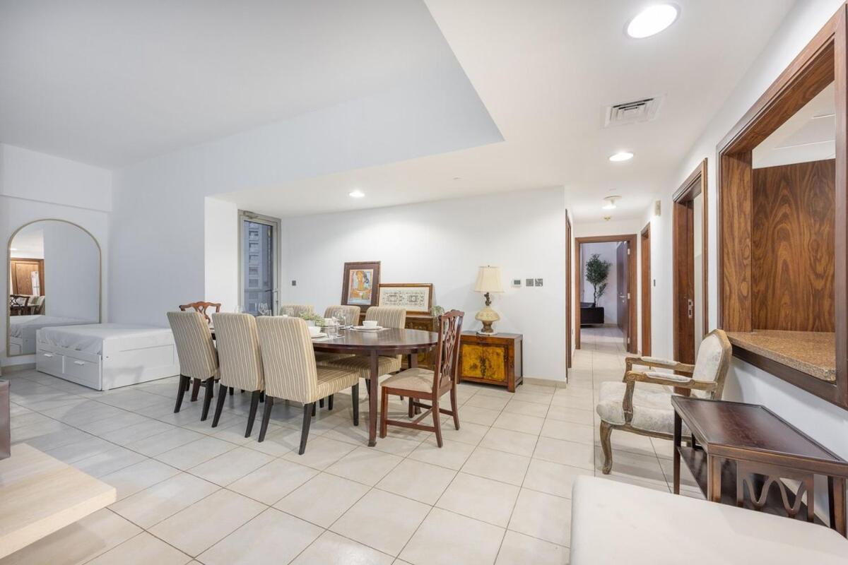 Appartement Classy 2-bedrooms With Vintage-inspired Furniture At Executive Tower M!