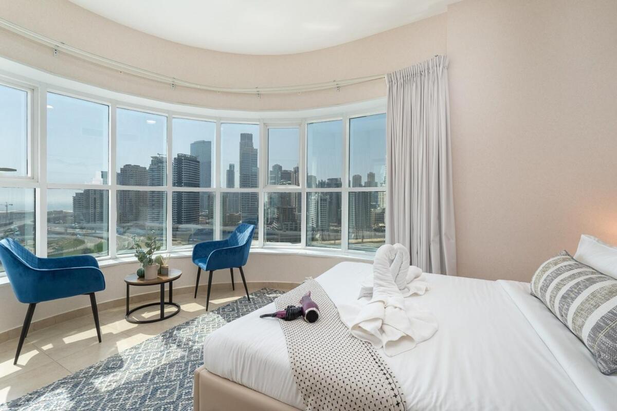 Classy 1-bedroom In Jumeirah Lakes Towers With View!