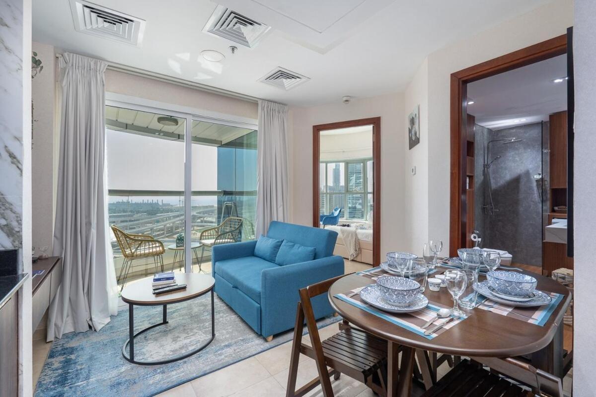 Classy 1-bedroom In Jumeirah Lakes Towers With View!