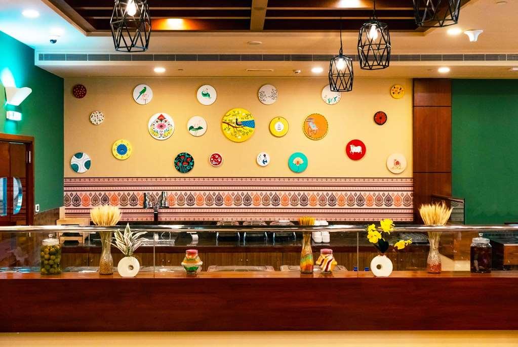 Hotel Ramada By Wyndham Deira 4*