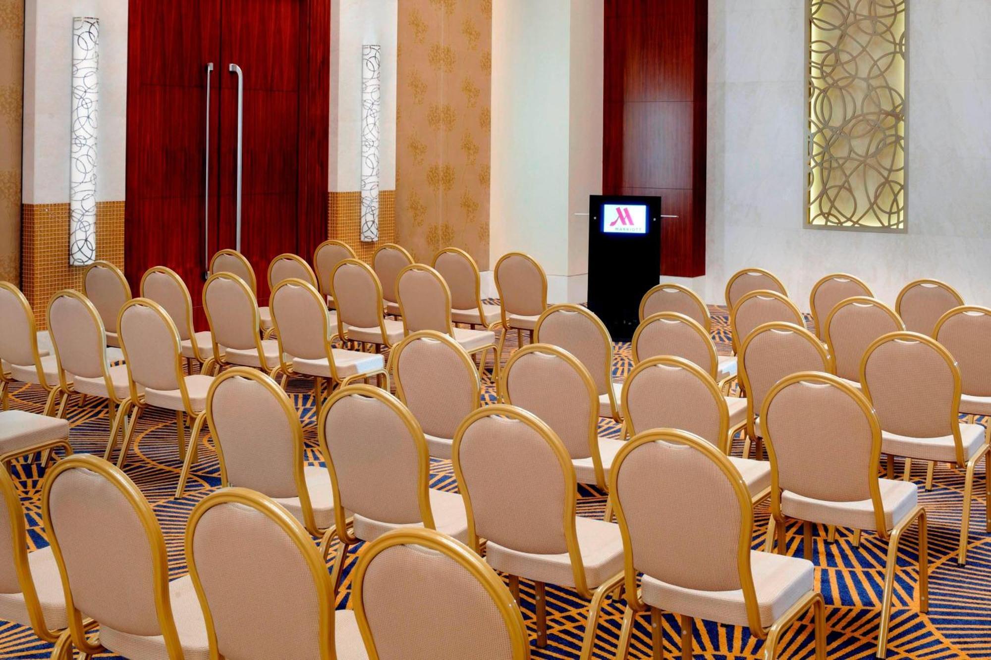 Marriott Al Jaddaf 5*
