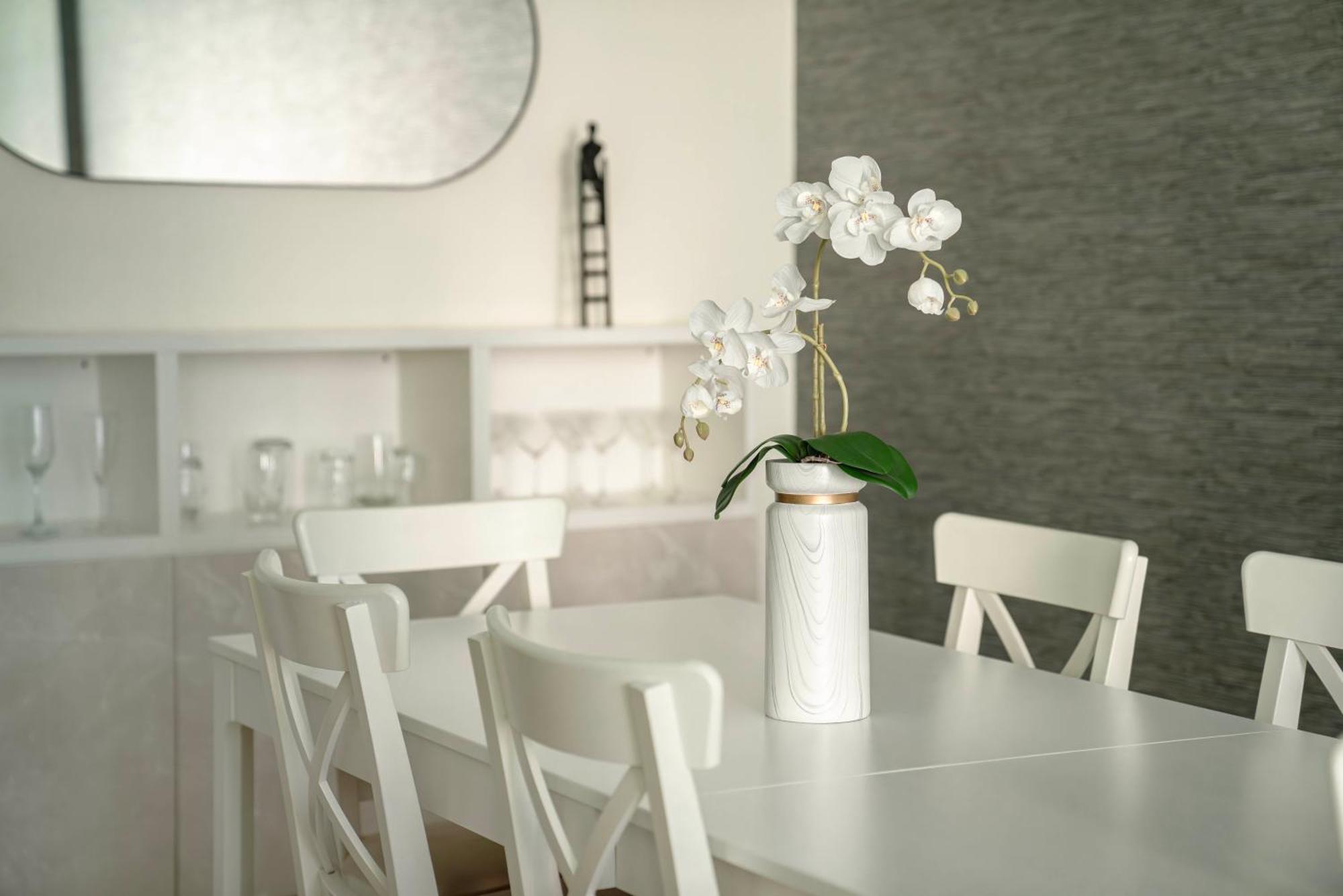 Apartment Relaxing 2br Haven In Marina Perfect Location & Amenities Dubai