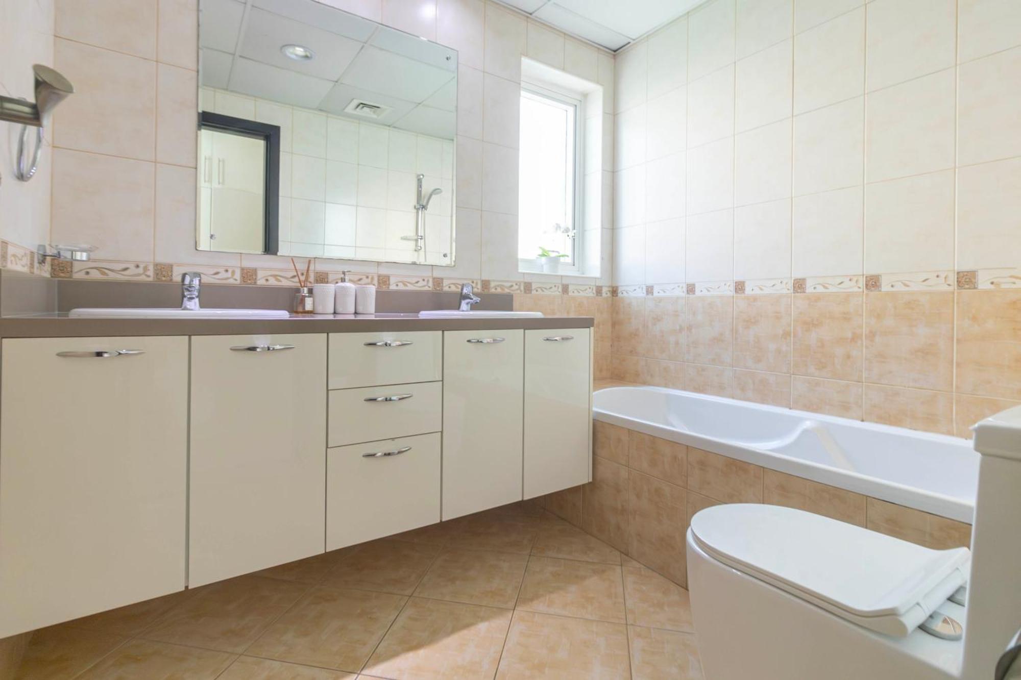 Relaxing 2br Haven In Marina Perfect Location & Amenities *