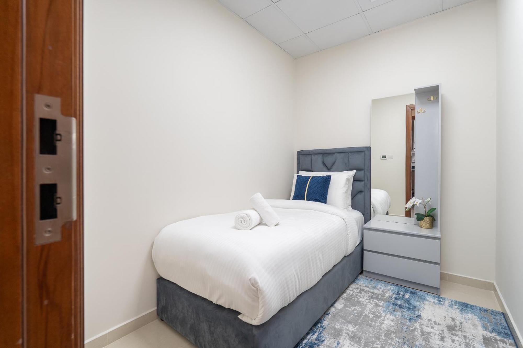 Apartamento Dunya Tower Luxury And 2 Min Walk To Mall And Burj Khalifa In Heart Of Downtown