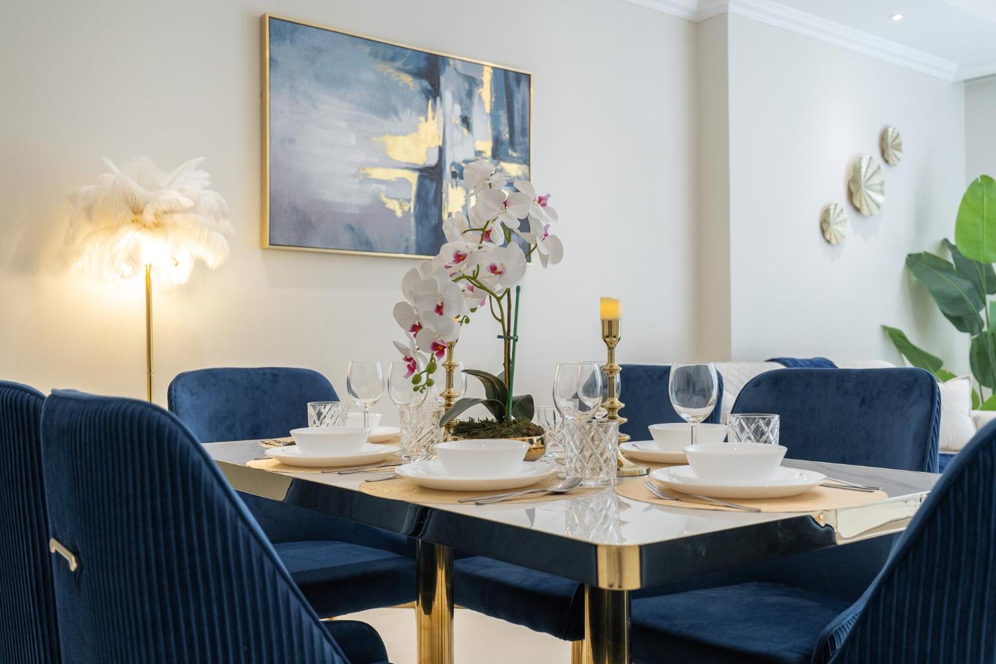 Dunya Tower Luxury And 2 Min Walk To Mall And Burj Khalifa In Heart Of Downtown Apartamento Dubái