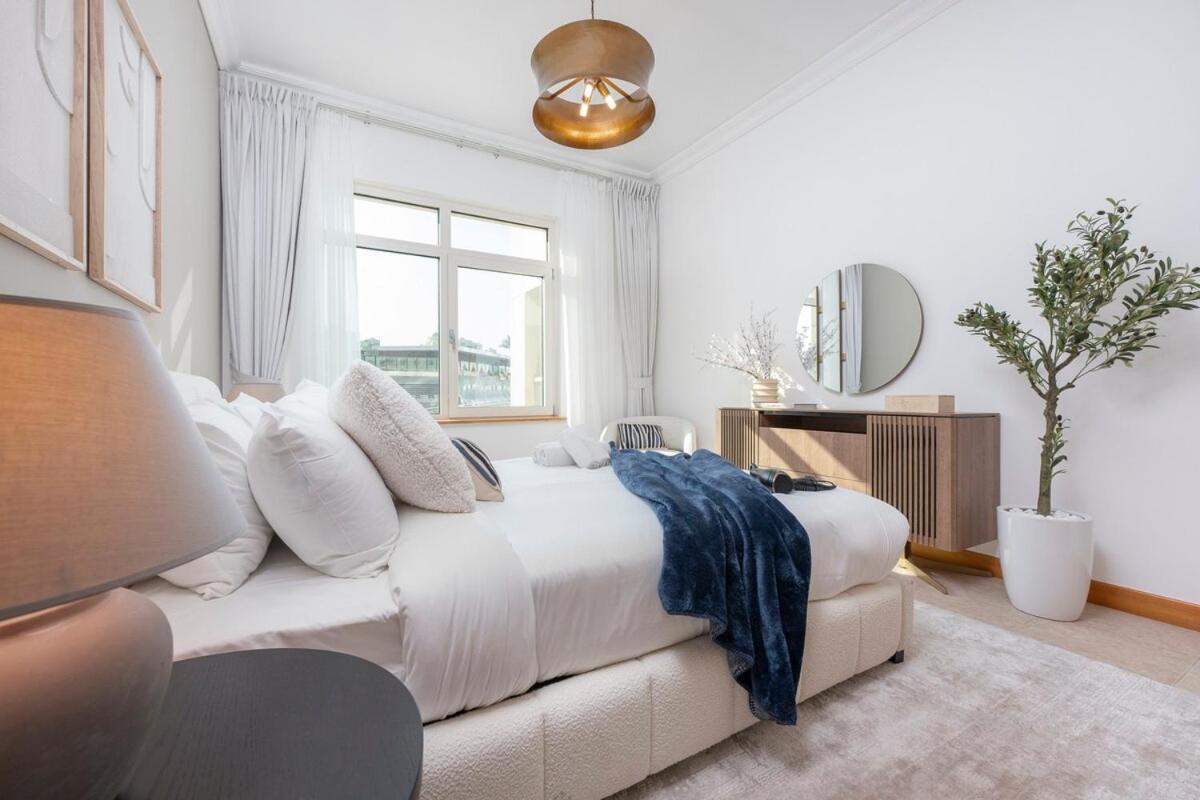 3-bed Sleeps 7 In Palm Jumeirah Dubai