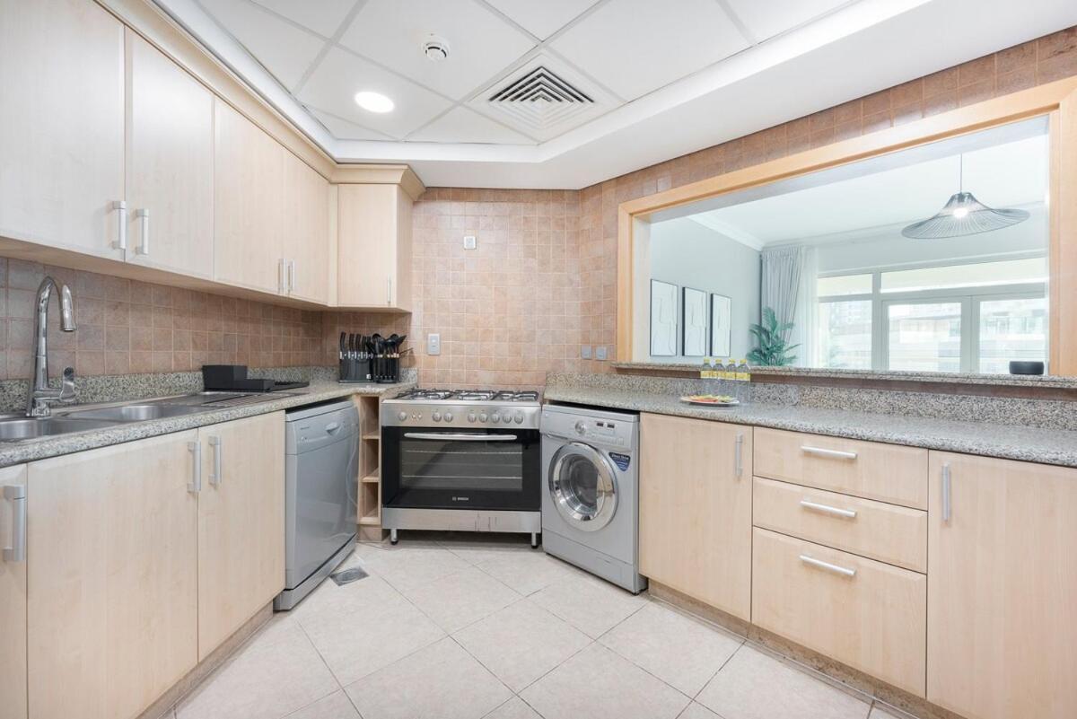 Apartament 3-bed Sleeps 7 In Palm Jumeirah *