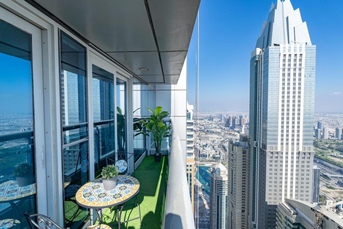 Stunning 1-bedroom With Marina Views Dubái